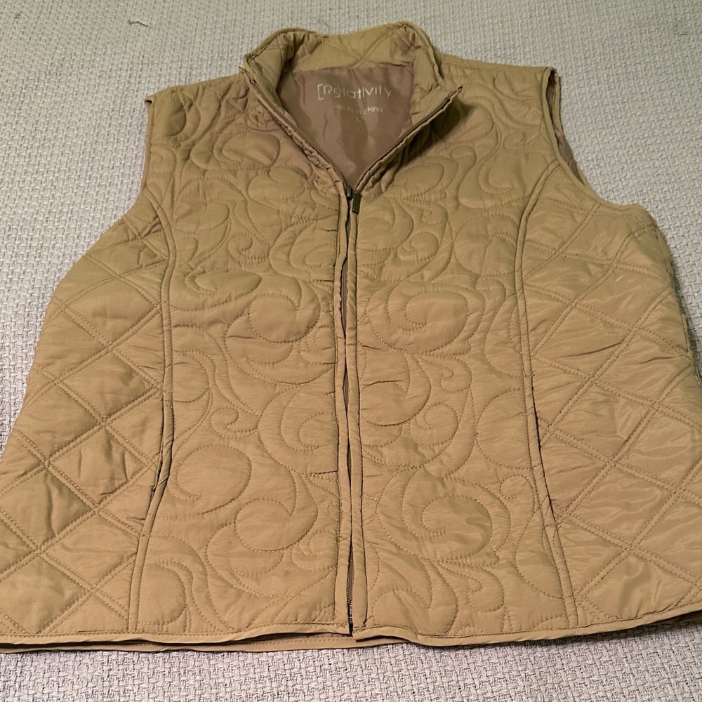 Relativity Quilted Beige Jacket - Picture 3 of 3